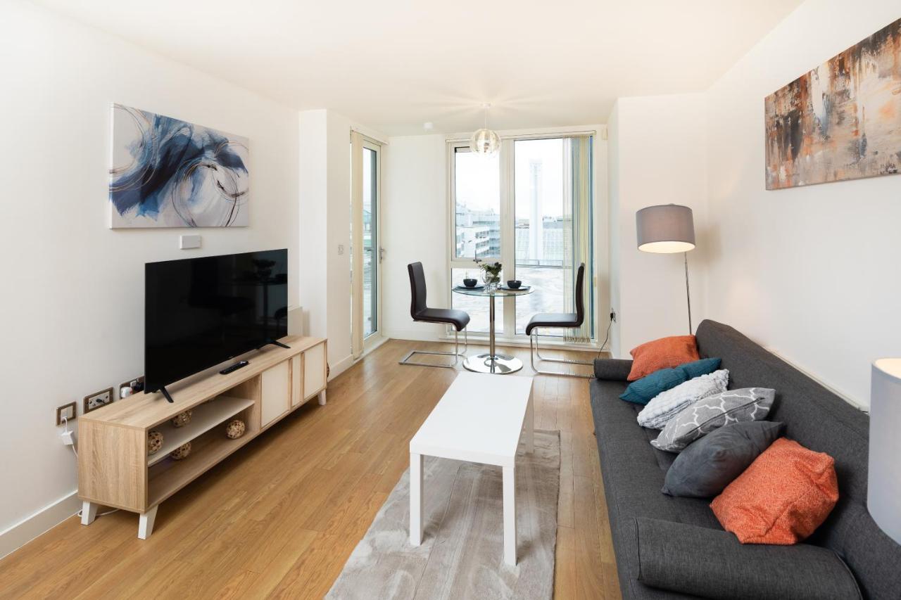 Stylish City Centre Apartment - Home From Home With Fully-Equipped Kitchen, Smart Tv, Netflix, Superfast Wifi, Free Parking, Self Check-In - By Brightleap Apartments Milton Keynes Esterno foto