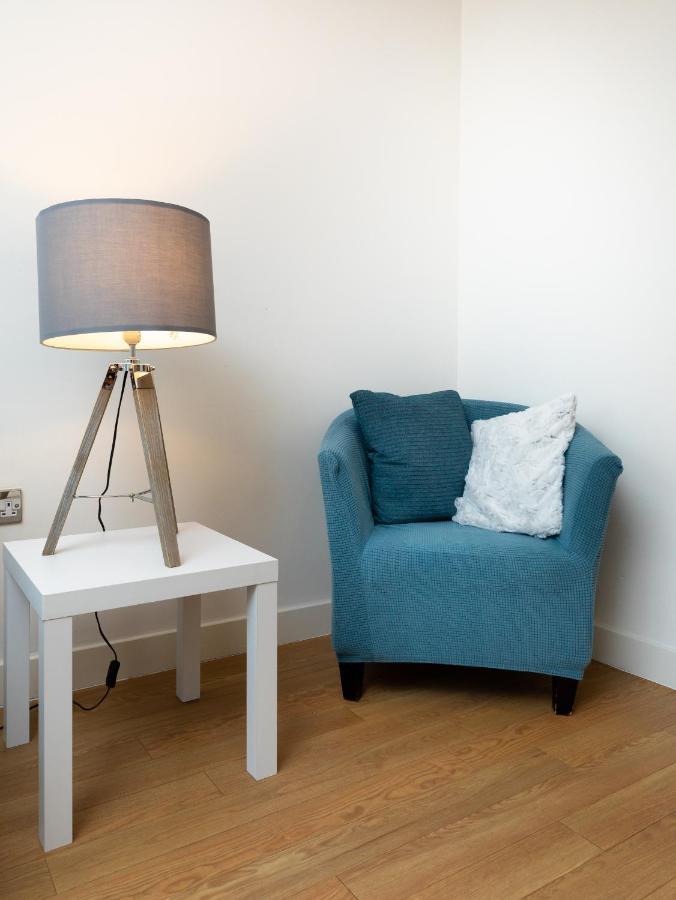 Stylish City Centre Apartment - Home From Home With Fully-Equipped Kitchen, Smart Tv, Netflix, Superfast Wifi, Free Parking, Self Check-In - By Brightleap Apartments Milton Keynes Esterno foto