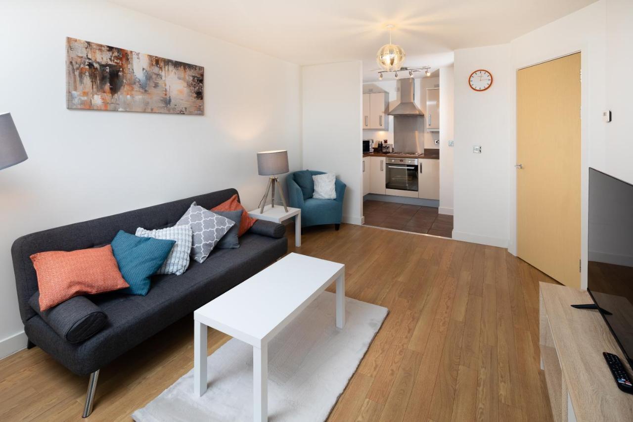 Stylish City Centre Apartment - Home From Home With Fully-Equipped Kitchen, Smart Tv, Netflix, Superfast Wifi, Free Parking, Self Check-In - By Brightleap Apartments Milton Keynes Esterno foto