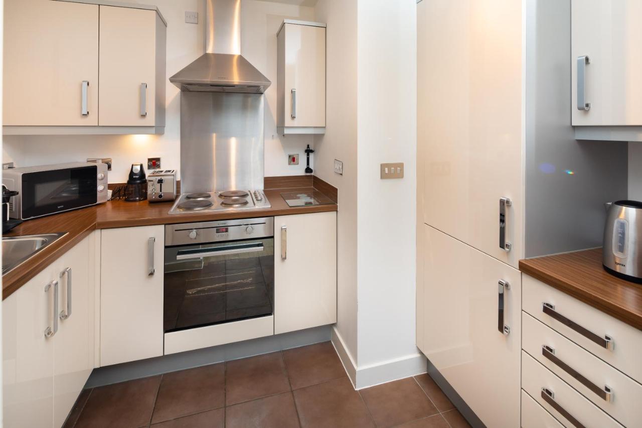 Stylish City Centre Apartment - Home From Home With Fully-Equipped Kitchen, Smart Tv, Netflix, Superfast Wifi, Free Parking, Self Check-In - By Brightleap Apartments Milton Keynes Esterno foto