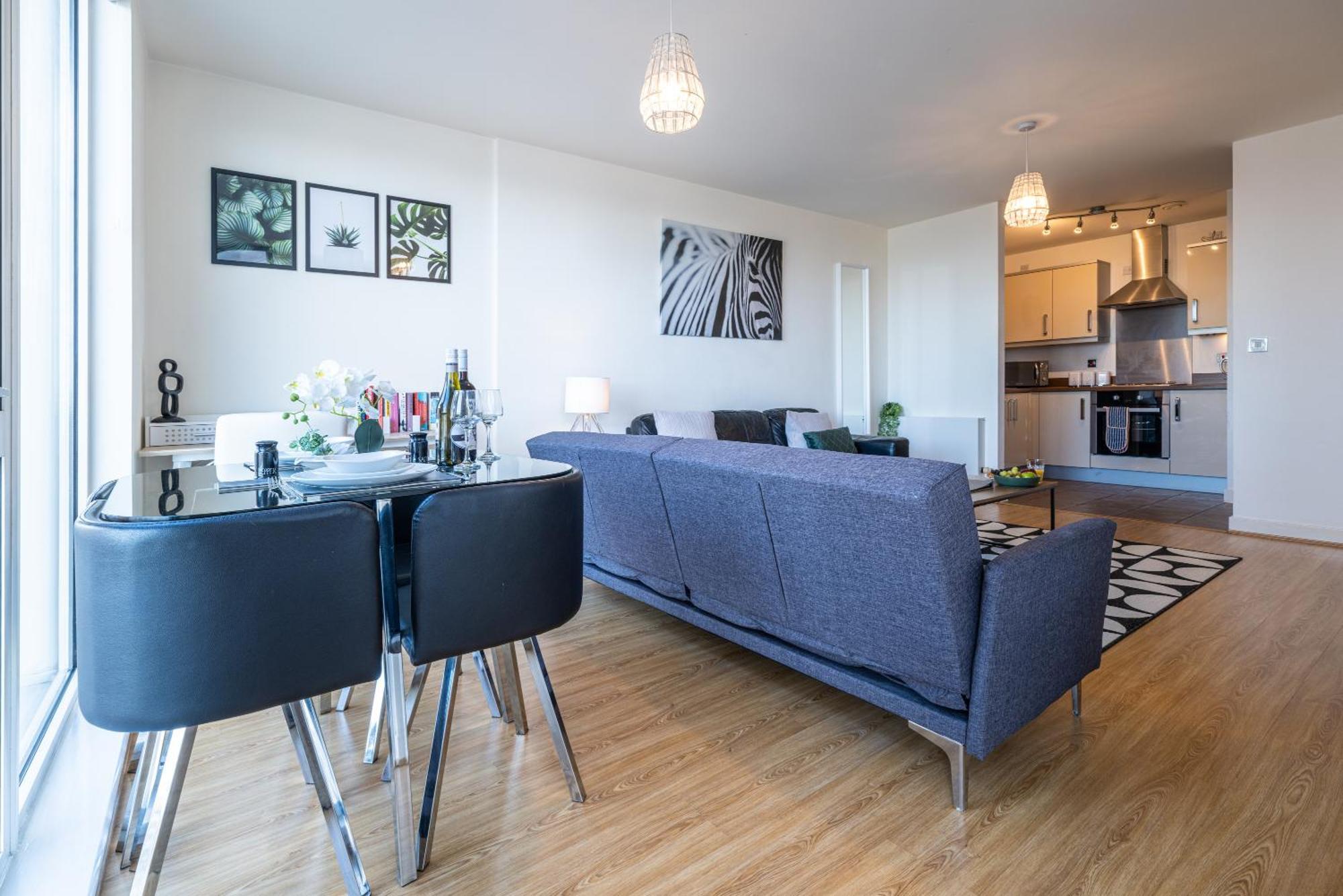 Stylish City Centre Apartment - Home From Home With Fully-Equipped Kitchen, Smart Tv, Netflix, Superfast Wifi, Free Parking, Self Check-In - By Brightleap Apartments Milton Keynes Esterno foto