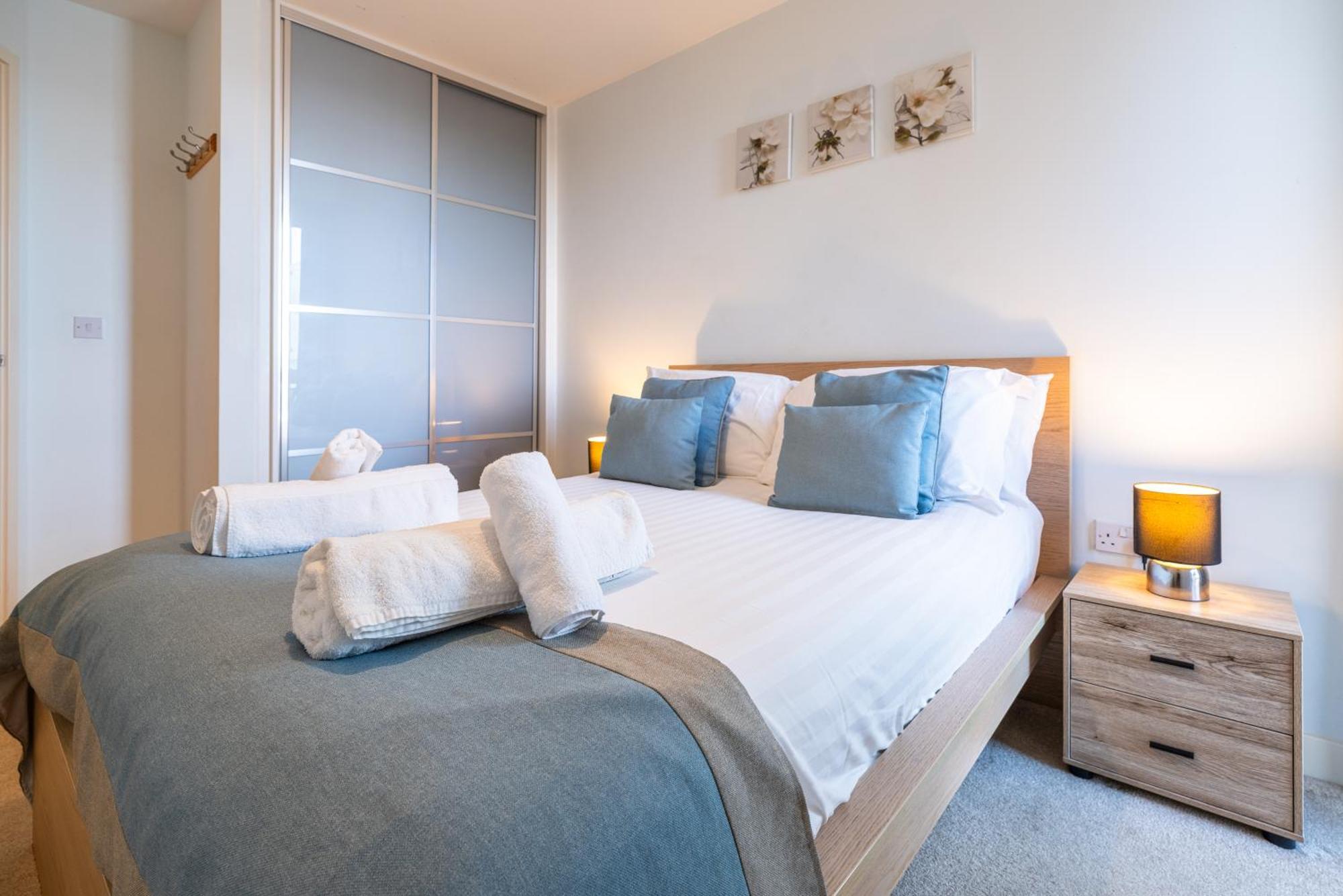 Stylish City Centre Apartment - Home From Home With Fully-Equipped Kitchen, Smart Tv, Netflix, Superfast Wifi, Free Parking, Self Check-In - By Brightleap Apartments Milton Keynes Esterno foto