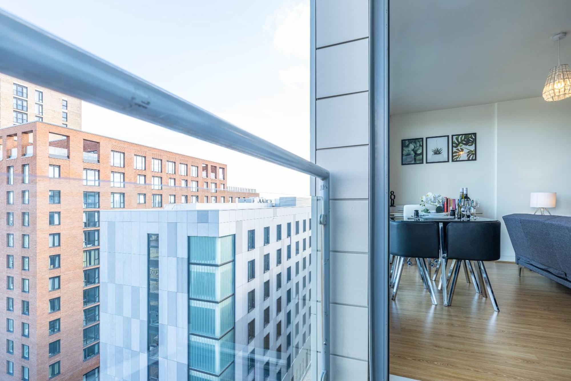 Stylish City Centre Apartment - Home From Home With Fully-Equipped Kitchen, Smart Tv, Netflix, Superfast Wifi, Free Parking, Self Check-In - By Brightleap Apartments Milton Keynes Esterno foto